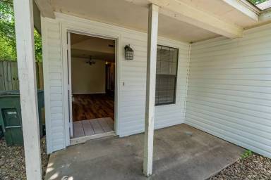 Main picture of 559 S Ray Ave