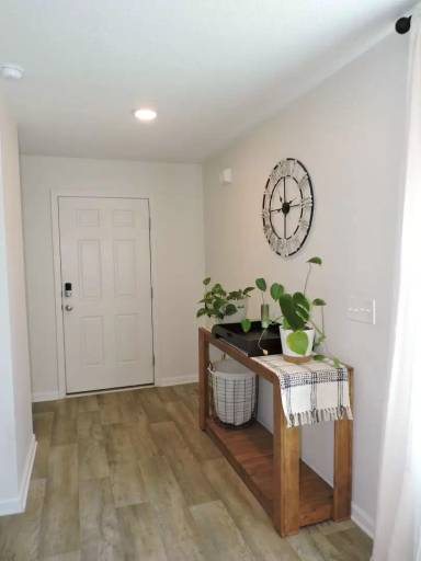 Main picture of 5840 Paddock Way