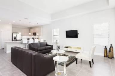 Main picture of 155 Angelas Ave