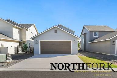 Main picture of 4887 W Thornapple Dr