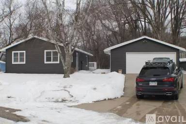 Main picture of 208 E River Ln NE