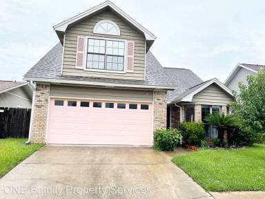 Main picture of 204 Woodland Park Cir