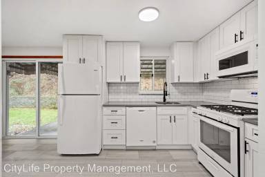 Main picture of 3103 McRoberts Rd