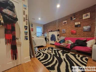 Main picture of 1209 Beacon St