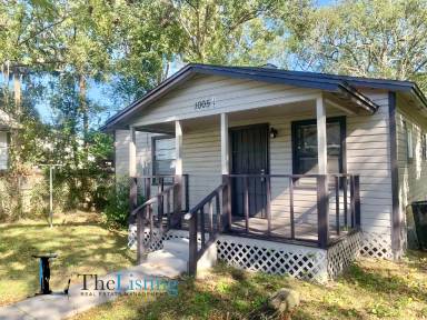 Main picture of 1005 Pine Ave
