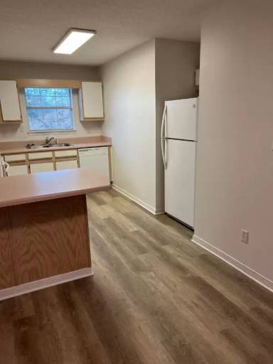 Main picture of 2812 Bradford Pl NW