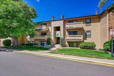 Main picture of 400 Zang St