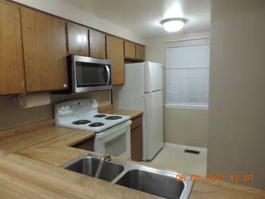 Main picture of 4240 S Mobile Cir