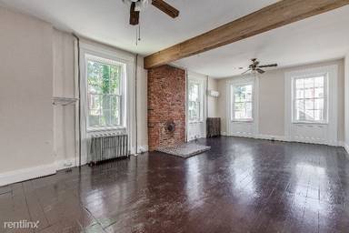 Main picture of 308 W Main St