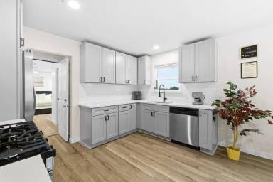 Main picture of 1404 Lieta St