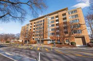 Main picture of Potomac Place Tower