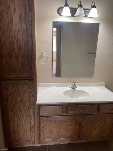 Main picture of 1033 Donna Ln
