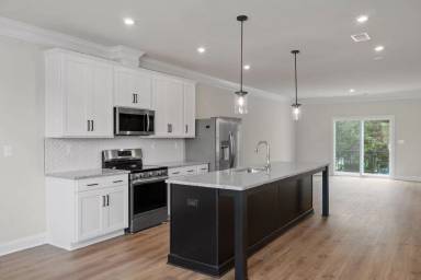 Main picture of 2234 Leeham St
