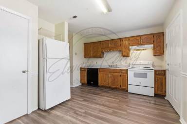 Main picture of 402 Peek Dr