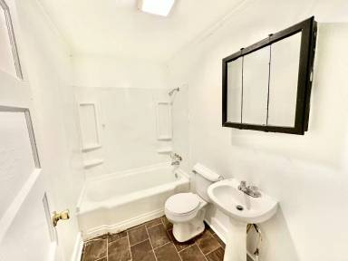 Main picture of 844 Ashton St