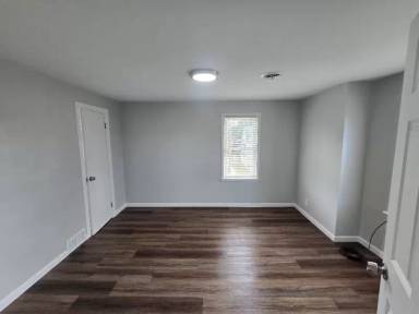 Main picture of 83 Grand Ave