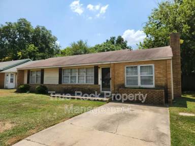 Main picture of 1021 E 7th St