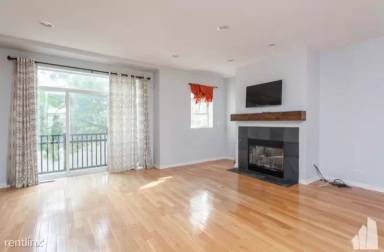 Main picture of 2606 W Bloomingdale Ave