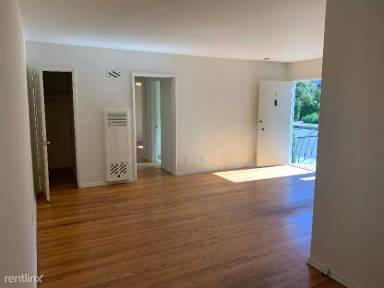 Main picture of 408 N Doheny Dr