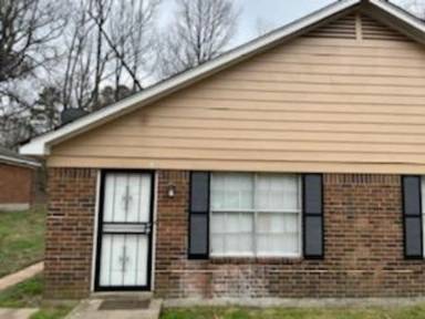 Main picture of 617 McWhirter Ave