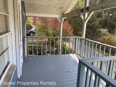 Main picture of 17 Edgewood St