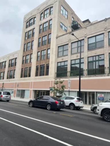 Main picture of 3151 N Lincoln Ave