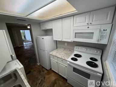 Main picture of 2405 SE 16th Ave