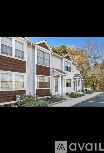Main picture of 7911 Woodhouse Ln