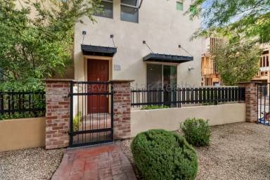 Main picture of 1406 W Main St
