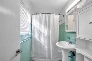 Main picture of 5637 Central Ave