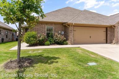 Main picture of 520 Landry Ct