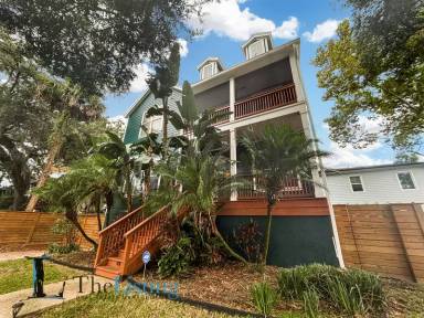 Main picture of 827 Meridale Ave