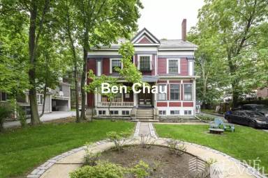 Main picture of 10 Trowbridge St