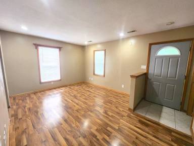 Main picture of 751 SE Pinecrest Dr