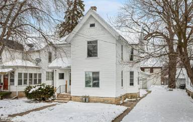 Main picture of 916 Wright St