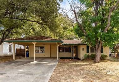 Main picture of 1108 Donna Kay Dr