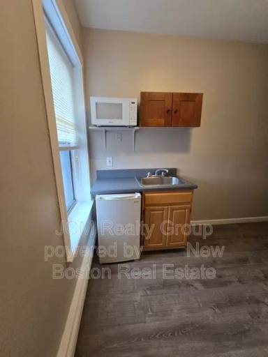 Main picture of 185 Green St