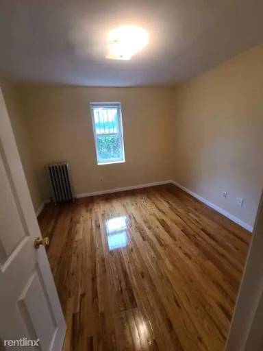 Main picture of 296 Riverdale Ave