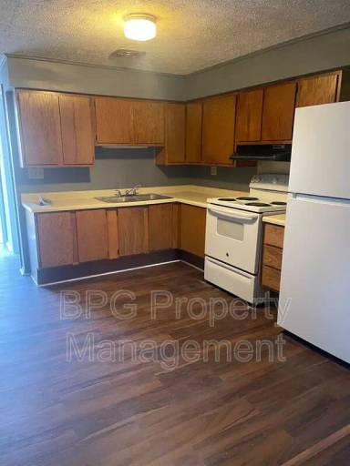 Main picture of 123 Circle Dr