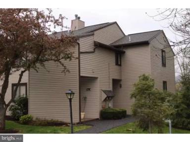 Main picture of 54-8 Holly Dr