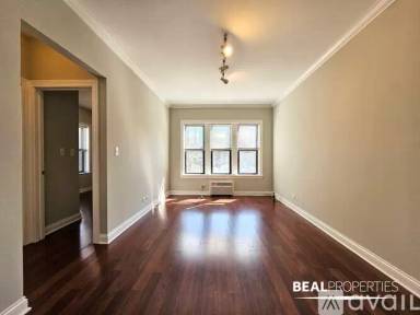 Main picture of 744 W Addison St