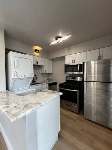 Main picture of 1030 Poplar Ave