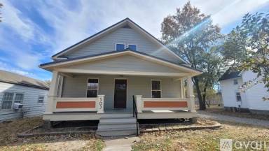 Main picture of 704 S Gordon St