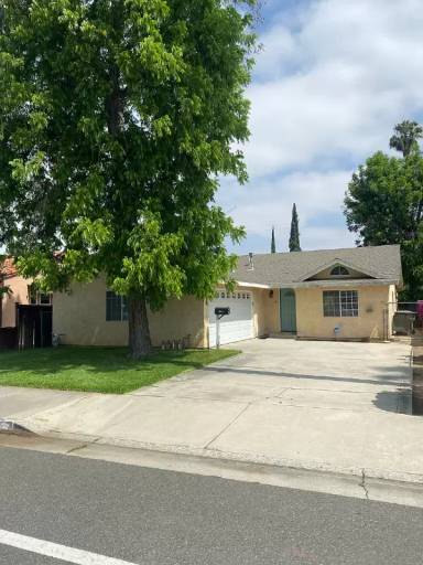 Main picture of 4615 Central Ave