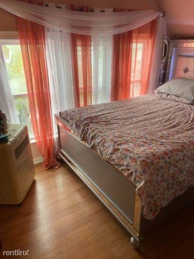 Main picture of 913 Catherine St