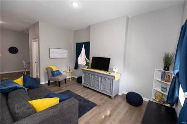 Main picture of 3001-3005 Magnolia Ave