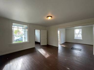 Main picture of 2531 N Napa St