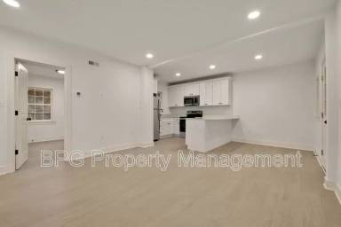 Main picture of 96 E Lee St