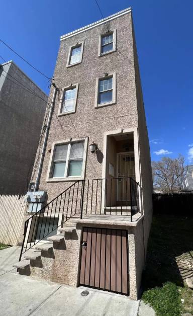 Main picture of 2258 N 12th St