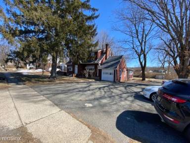Main picture of 1016 Valley Rd